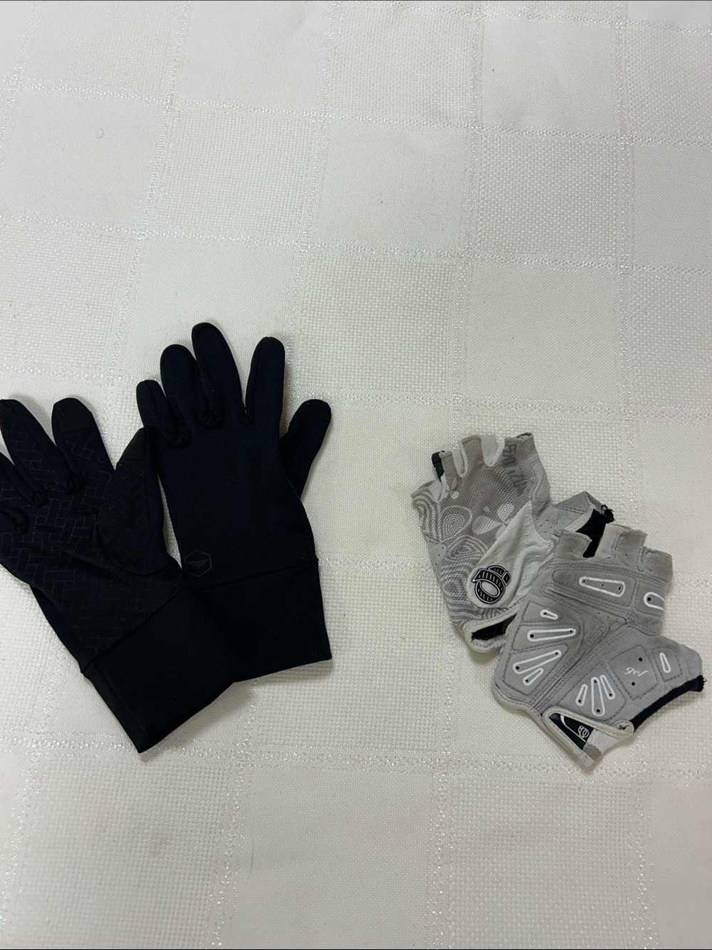 Pearl Izumi Black Full-Finger Gloves with Light Gray Fingerless Cycling Gloves